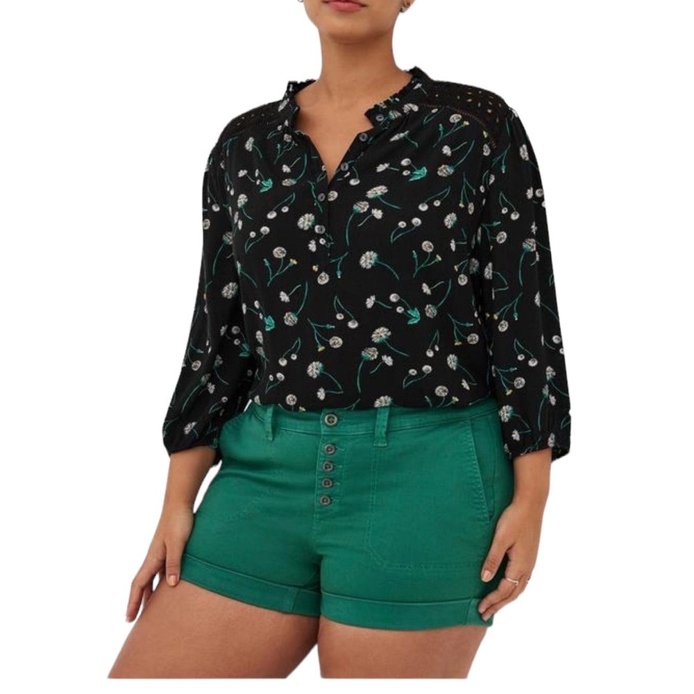 Torrid 3.5" Womens 22 Stretch Twill Mid-Rise Button Fly Short‎ Summer Pants